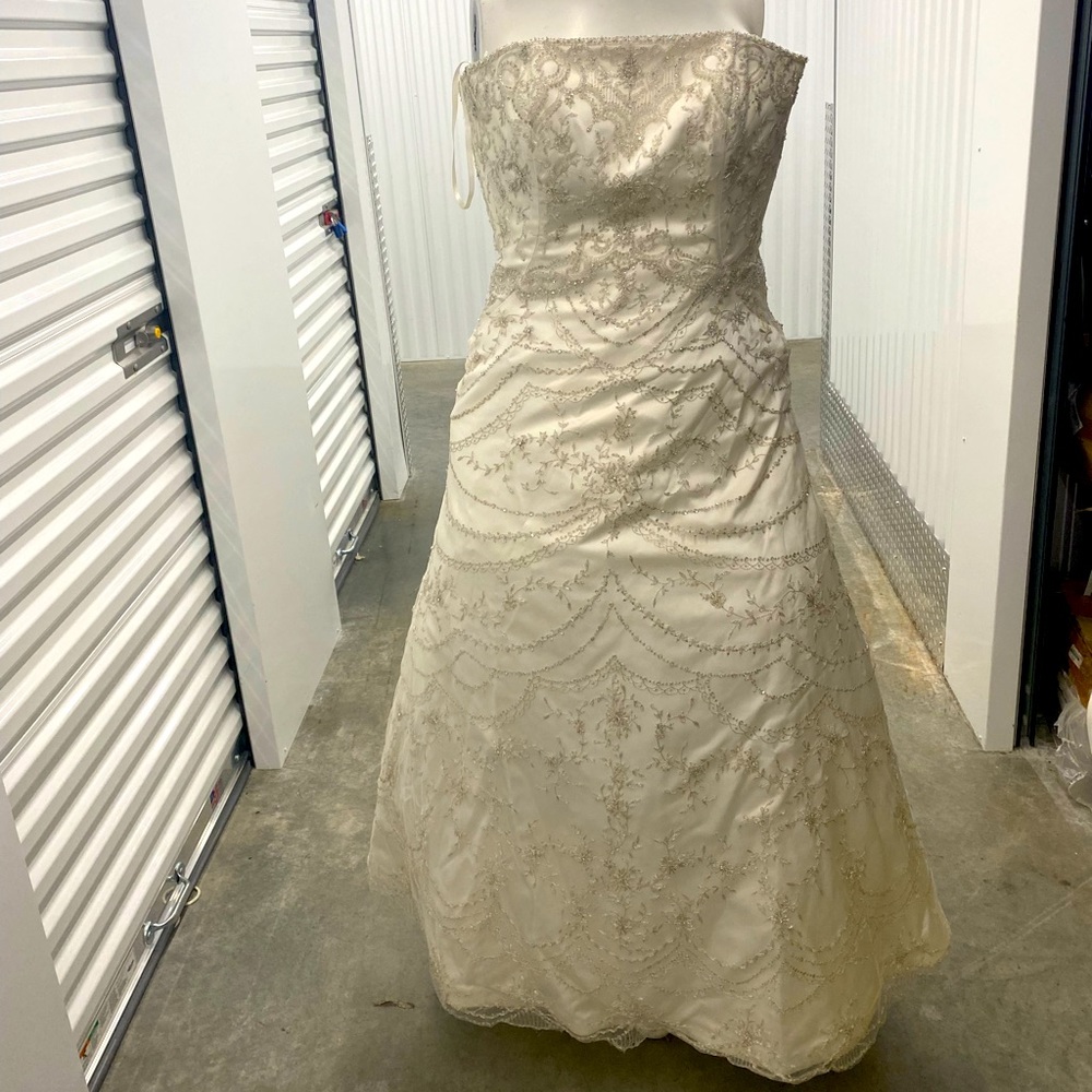 Lazaro Wedding / Ball Gown Dress